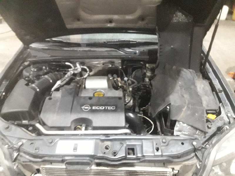 opel vectra c berlina del año 2003