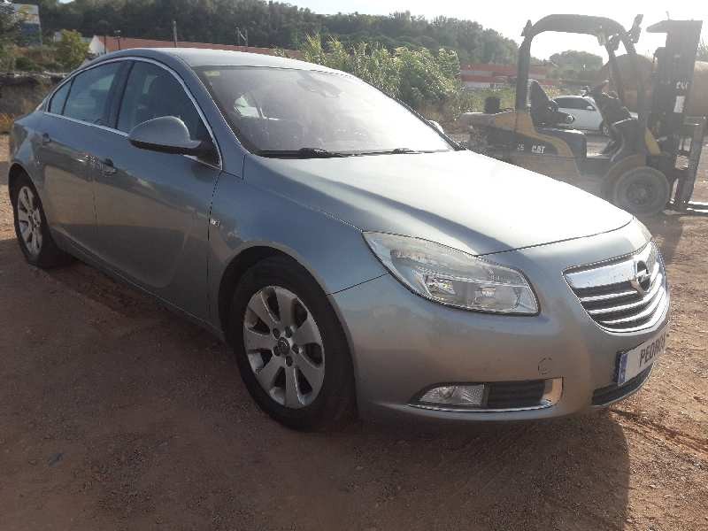 opel insignia berlina del año 2010
