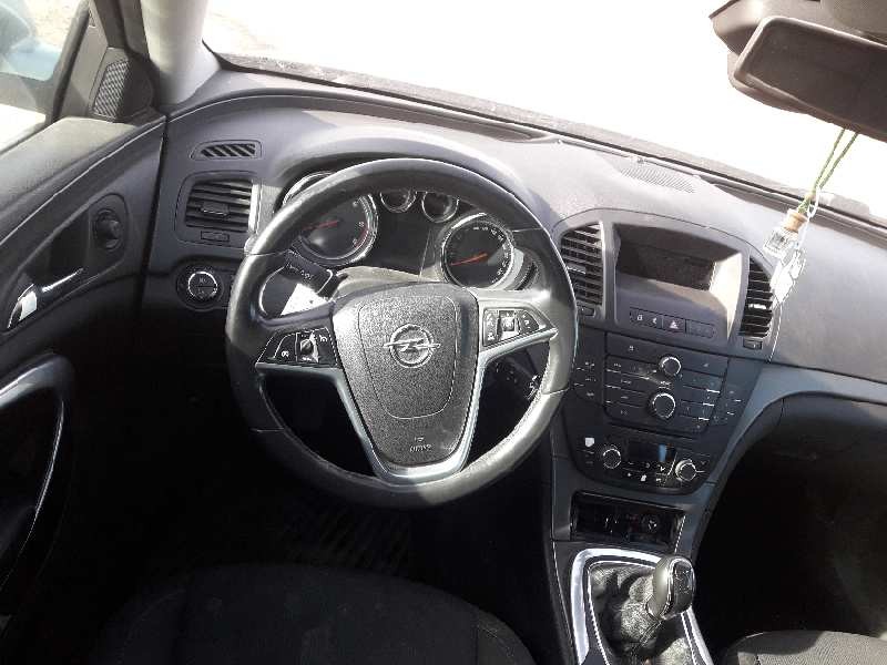 opel insignia berlina del año 2010