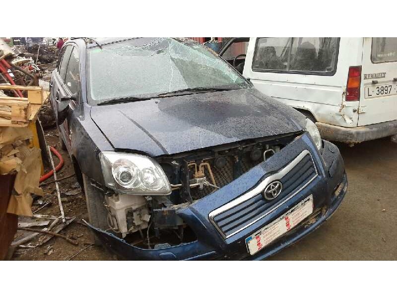 toyota avensis wagon (t25) del año 2005