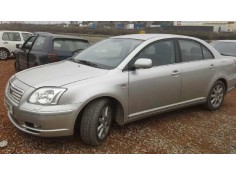 toyota avensis berlina (t25) del año 2005