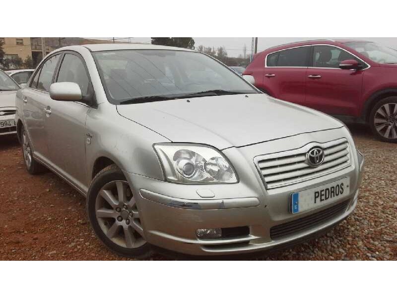 toyota avensis berlina (t25) del año 2005