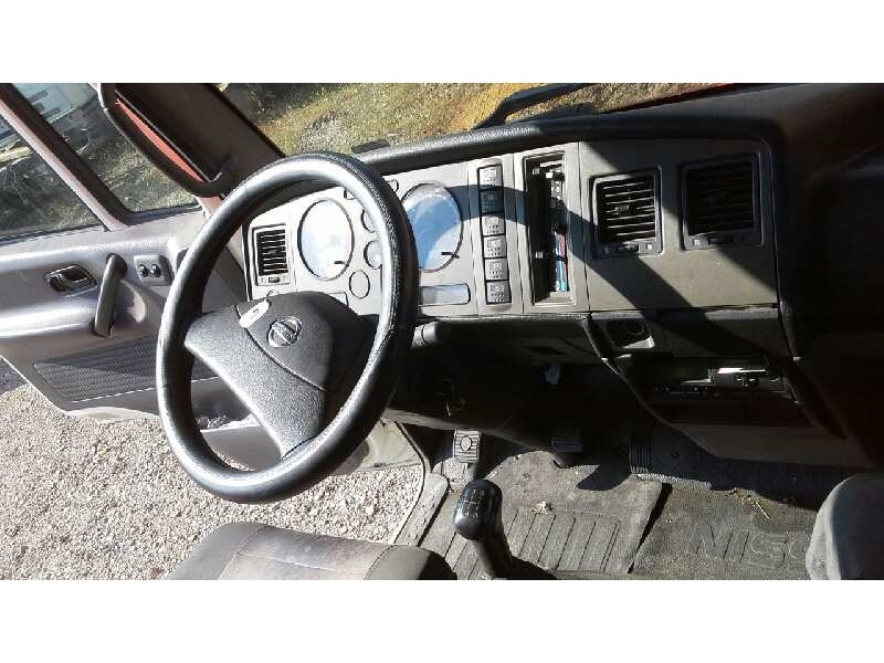 nissan atleon del año 2006