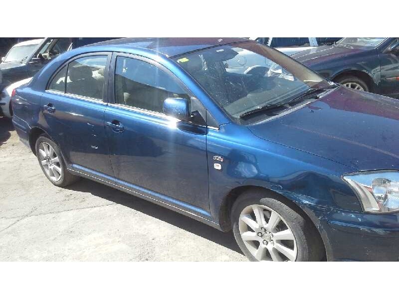toyota avensis berlina (t25) del año 2005