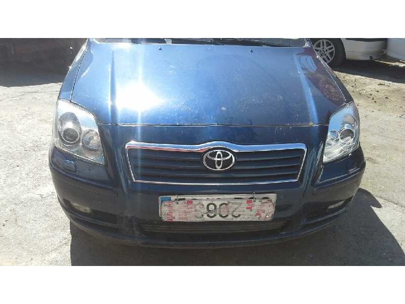 toyota avensis berlina (t25) del año 2005