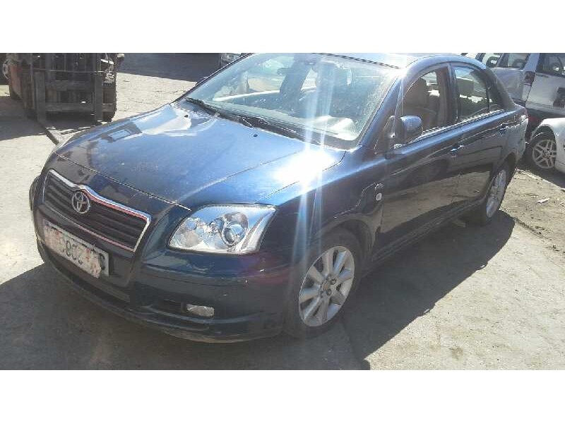 toyota avensis berlina (t25) del año 2005