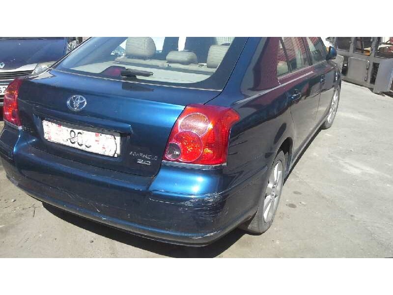 toyota avensis berlina (t25) del año 2005
