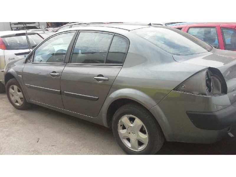 renault megane ii classic berlina del año 2004