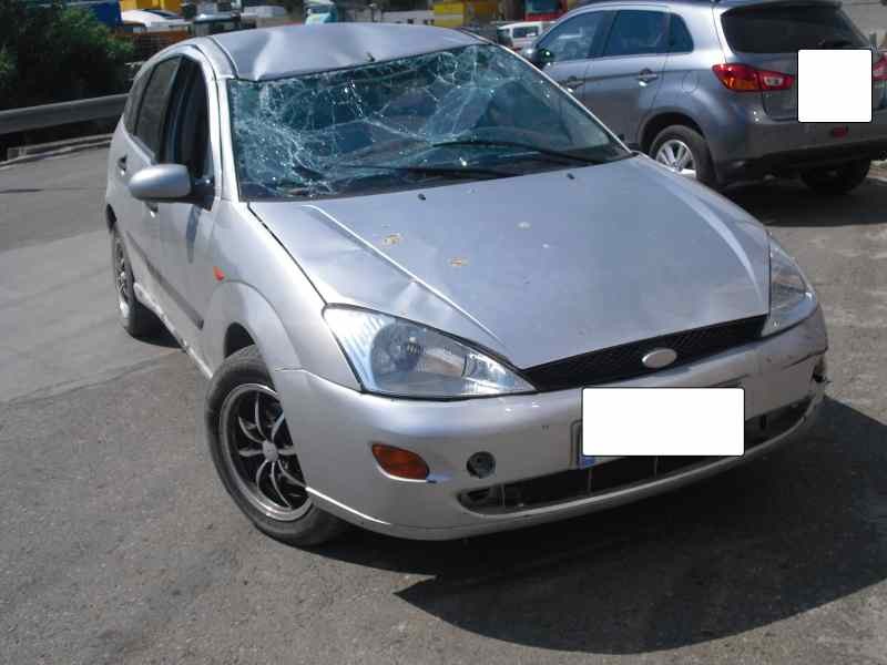 ford focus berlina (cak) del año 2000