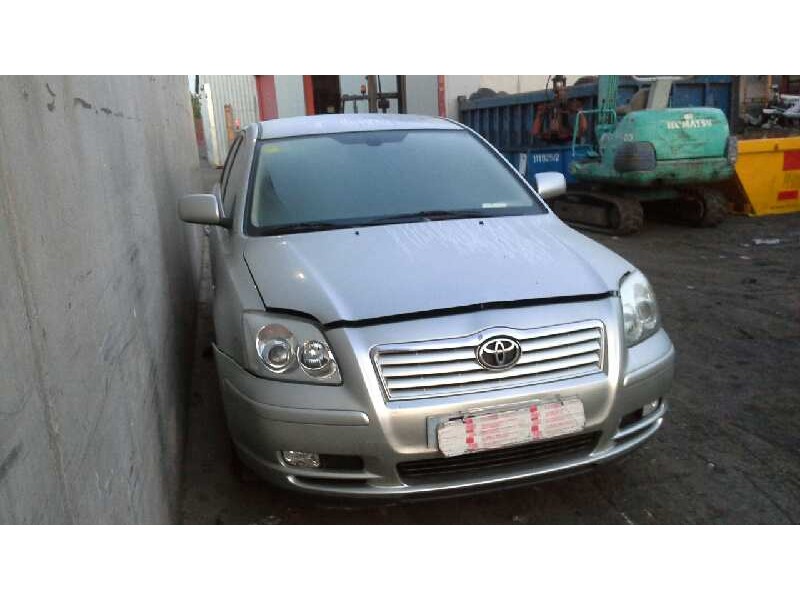toyota avensis berlina (t25) del año 2004