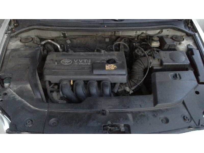 toyota avensis berlina (t25) del año 2004