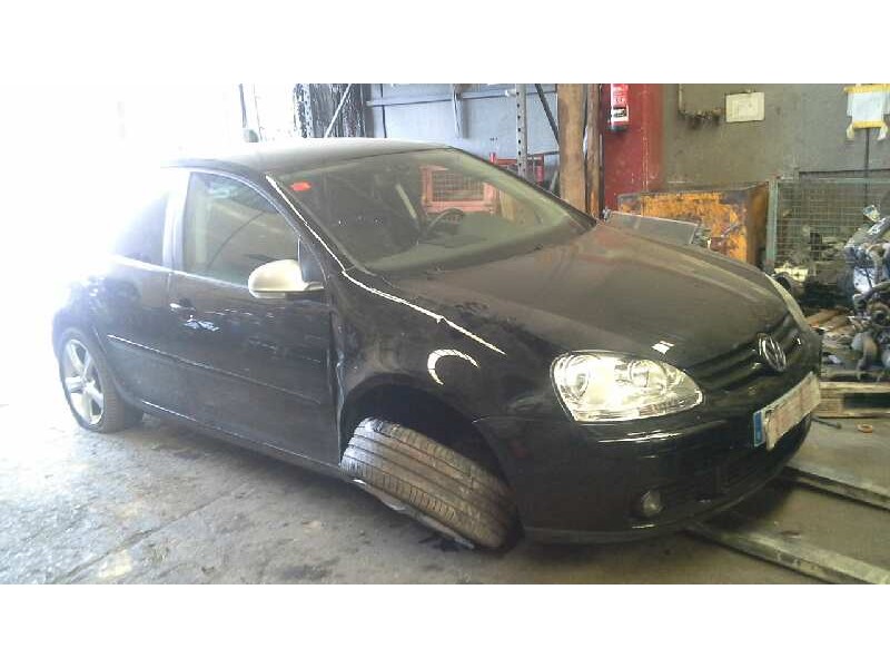 volkswagen golf v berlina (1k1) del año 2007