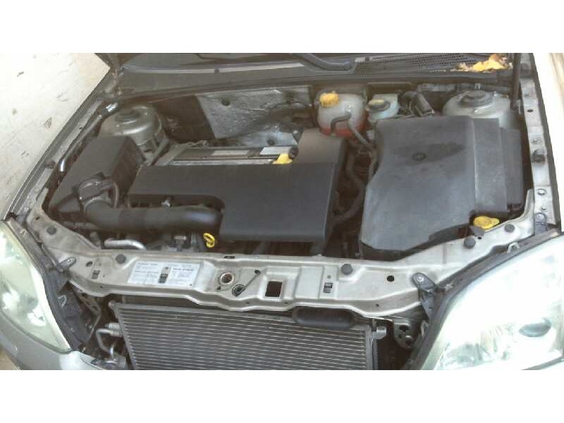 opel vectra c berlina del año 2003