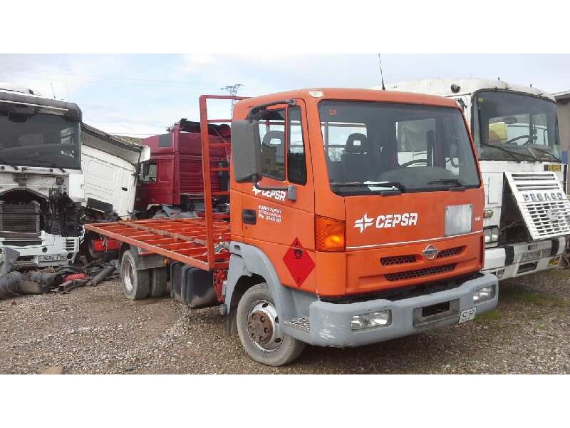 nissan atleon del año 2003