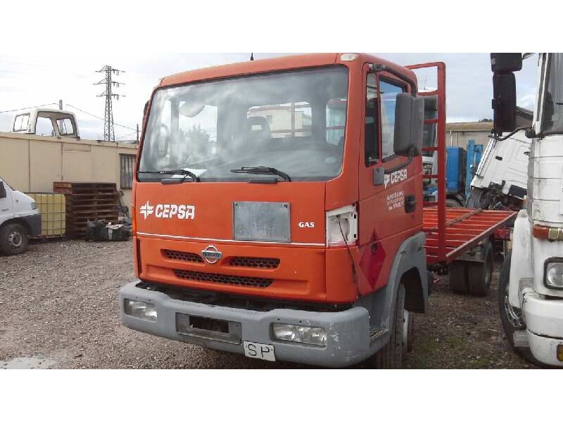 nissan atleon del año 2003