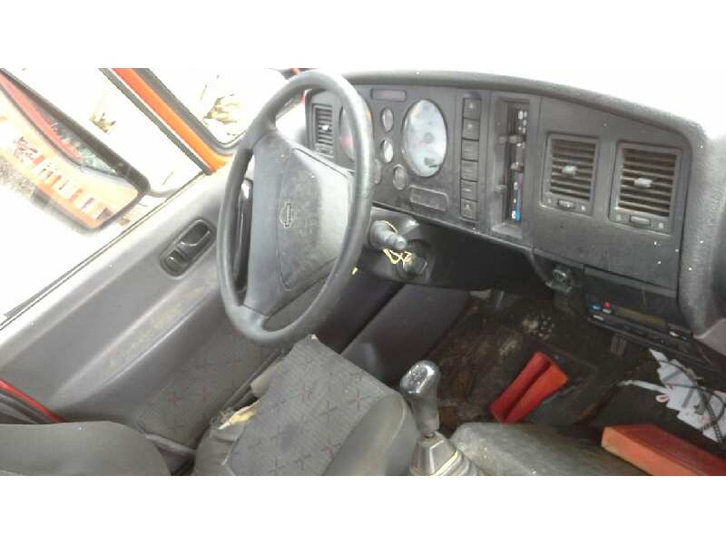 nissan atleon del año 2003