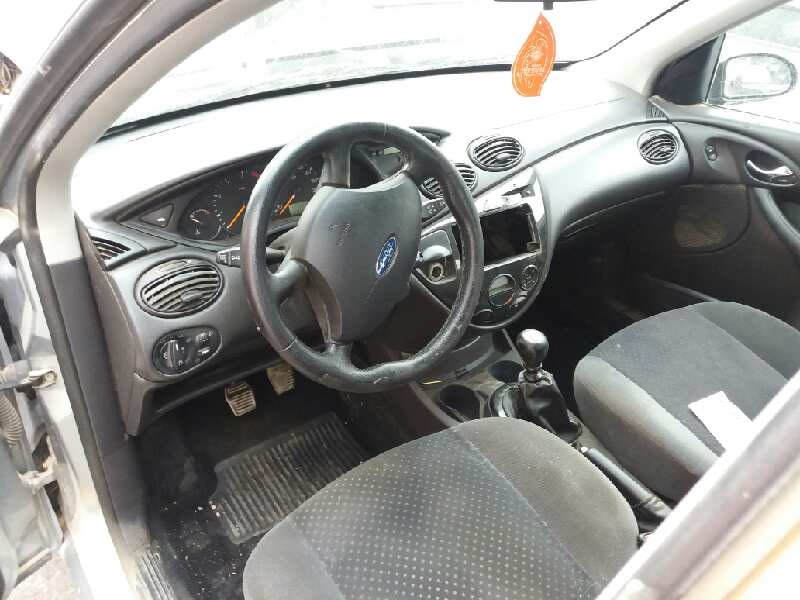 ford focus berlina (cak) del año 2004
