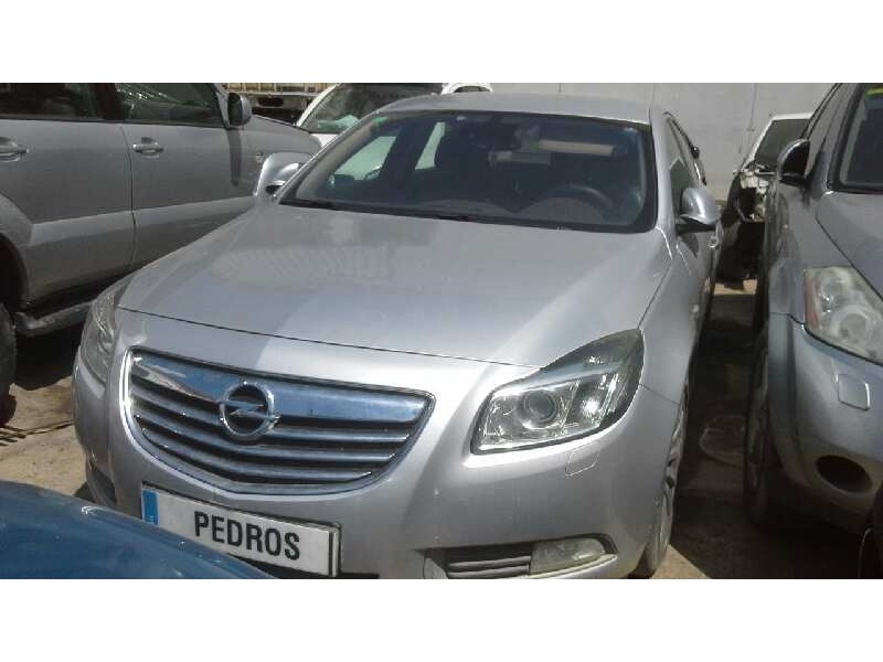 opel insignia berlina del año 2011