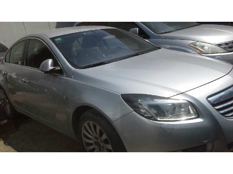 opel insignia berlina del año 2011