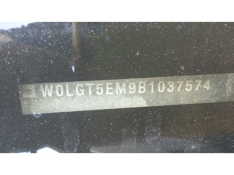 opel insignia berlina del año 2011