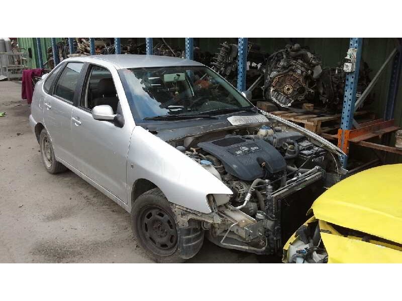 seat cordoba berlina (6k2) del año 2001