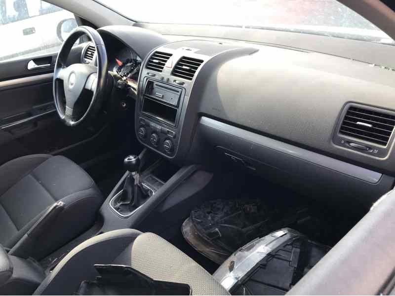 volkswagen golf v berlina (1k1) del año 2006