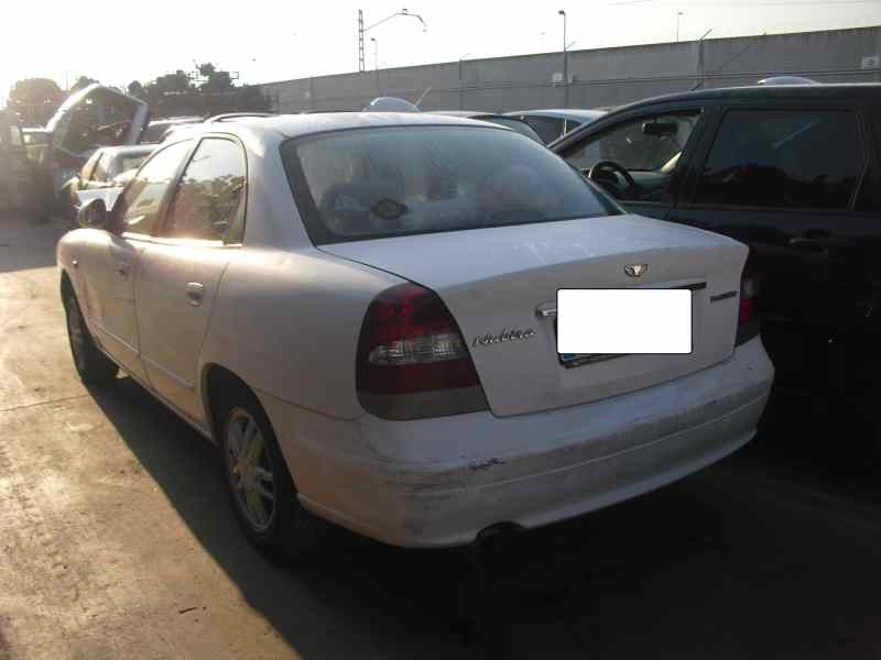 daewoo nubira berlina del año 2001