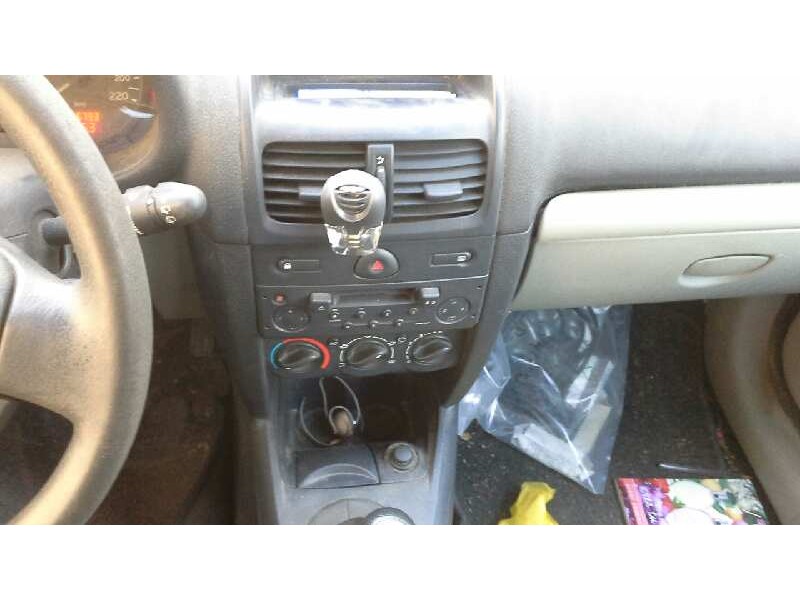 renault clio ii fase ii (b/cb0) del año 2001
