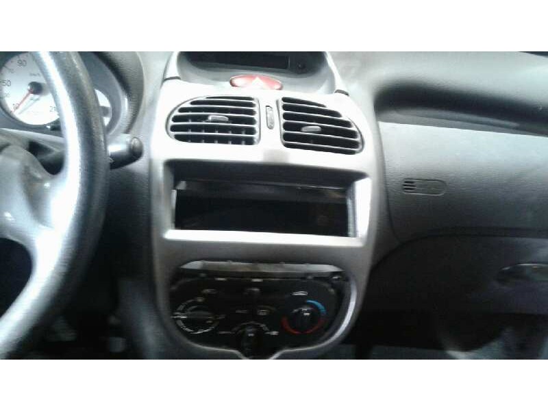 peugeot 206 berlina del año 2004