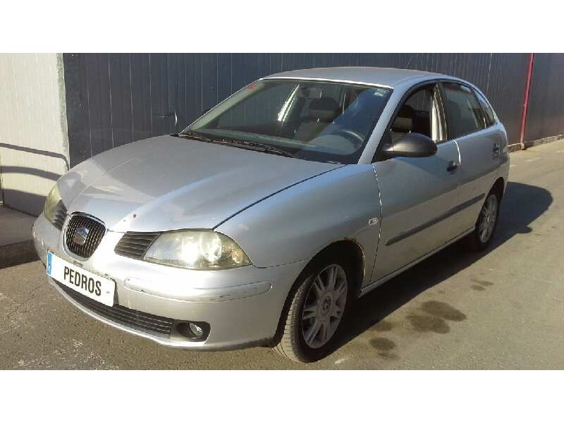 seat ibiza (6l1) del año 2002