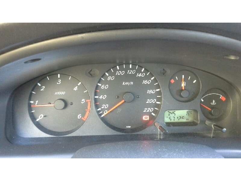 nissan almera (n16/e) del año 2001