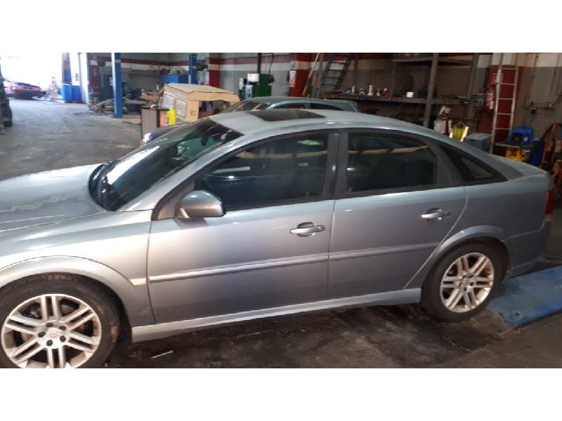 opel vectra c berlina del año 2005