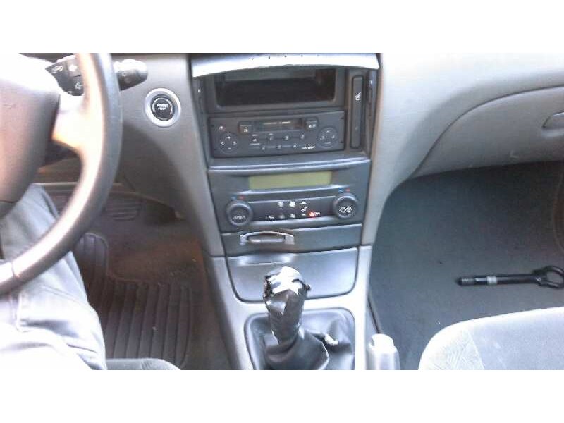 renault laguna ii (bg0) del año 2001