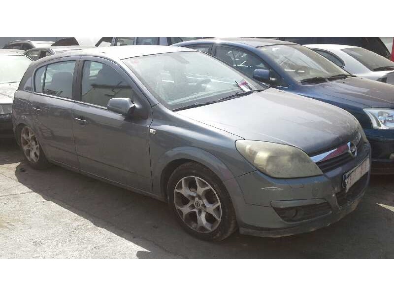 opel astra h berlina del año 2004