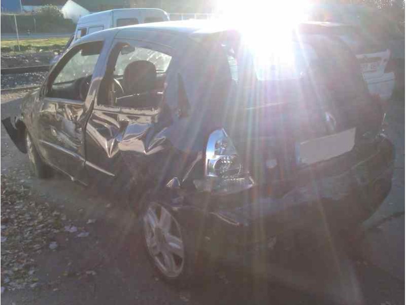 renault clio ii fase ii (b/cb0) del año 2001