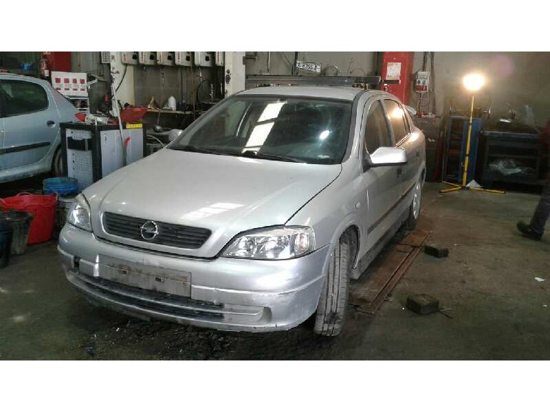 opel astra g berlina del año 2002