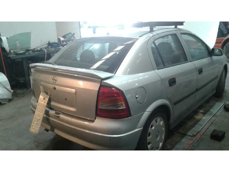 opel astra g berlina del año 2002