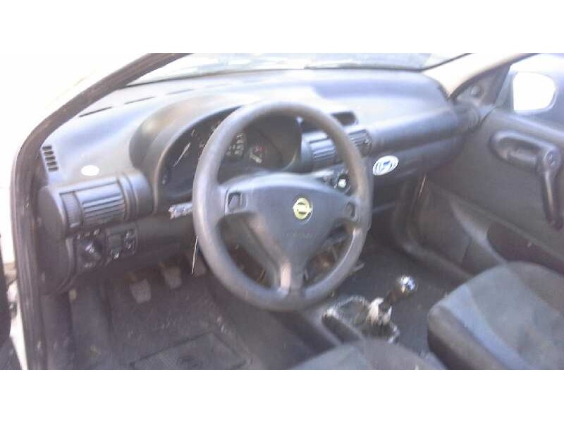 opel corsa b del año 1999