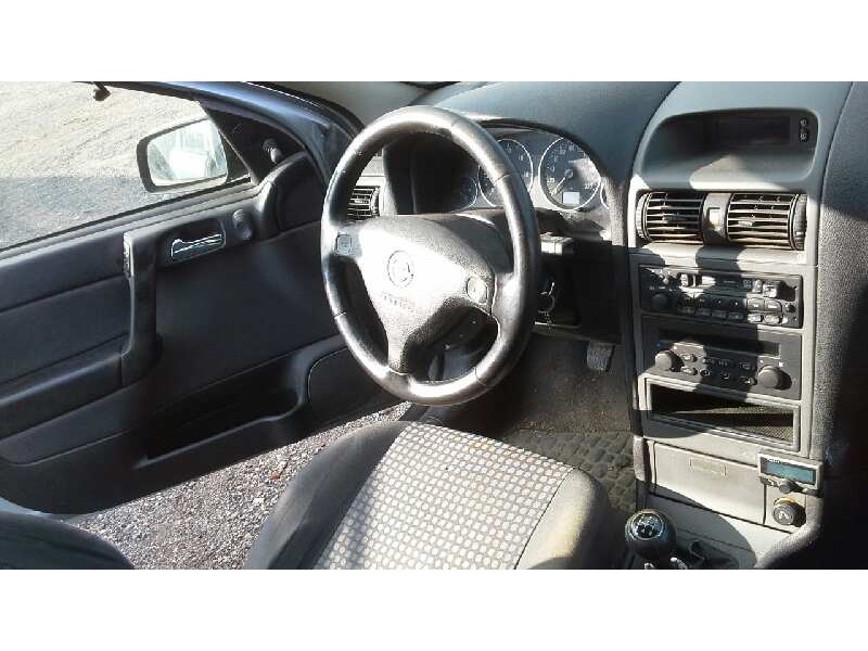 opel astra g berlina del año 2003