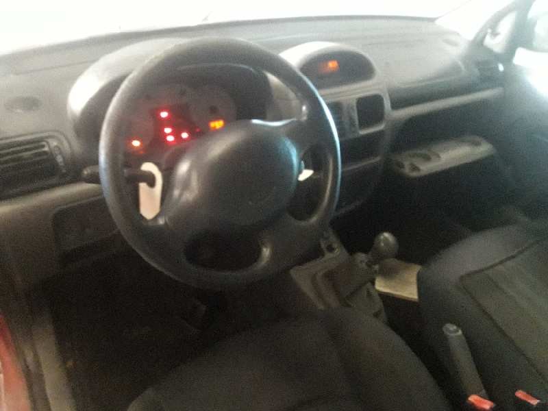 renault clio ii fase i (b/cbo) del año 2001