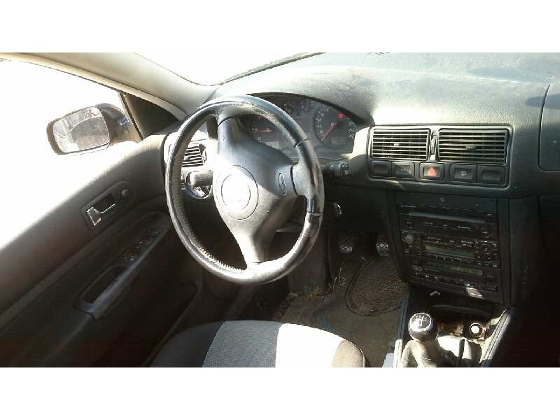 volkswagen golf iv berlina (1j1) del año 2003