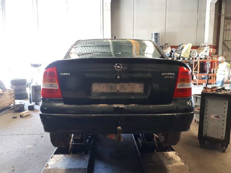 opel astra g berlina del año 2001