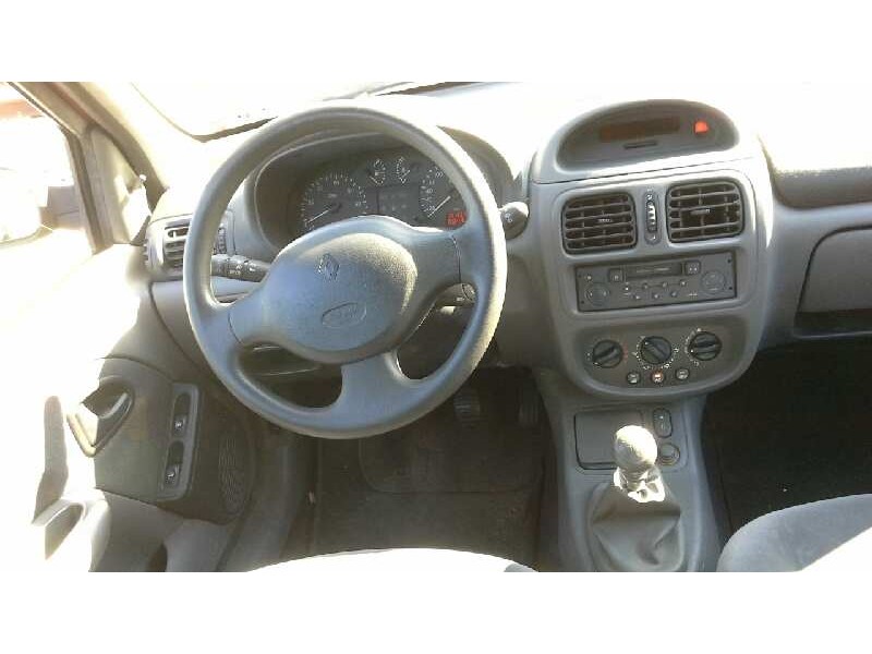 renault clio ii fase i (b/cbo) del año 2001