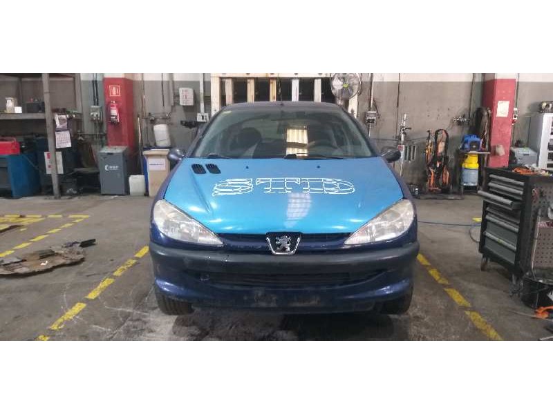 peugeot 206 berlina del año 2001