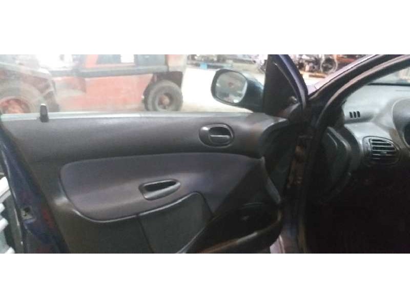 peugeot 206 berlina del año 2001