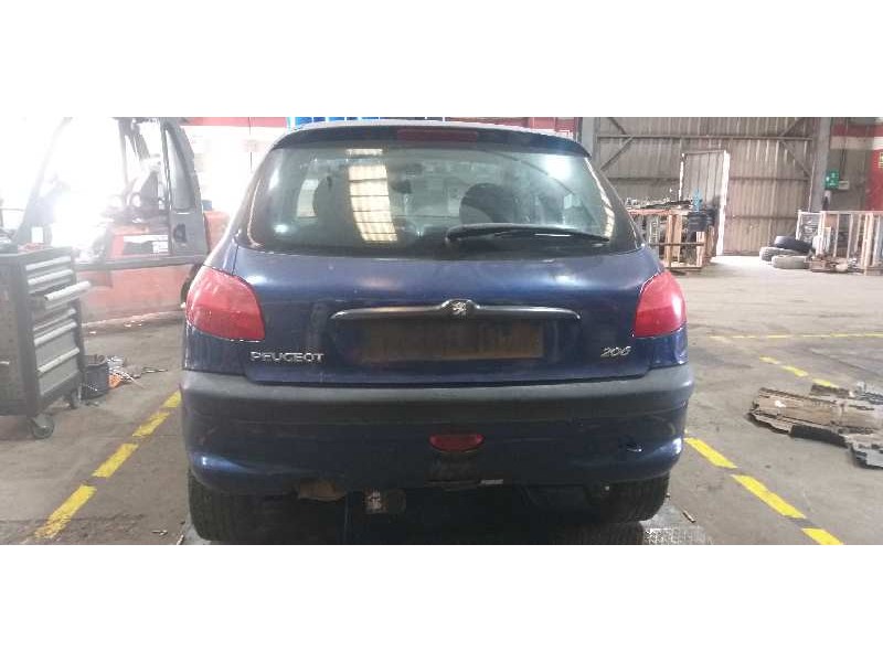 peugeot 206 berlina del año 2001