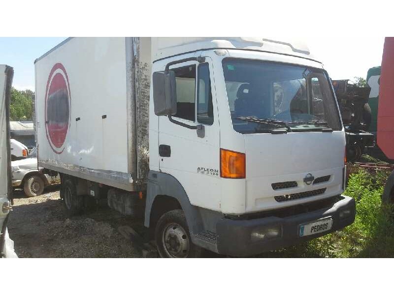 nissan atleon del año 2003