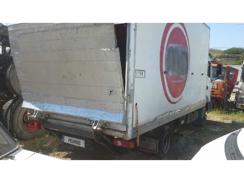 nissan atleon del año 2003