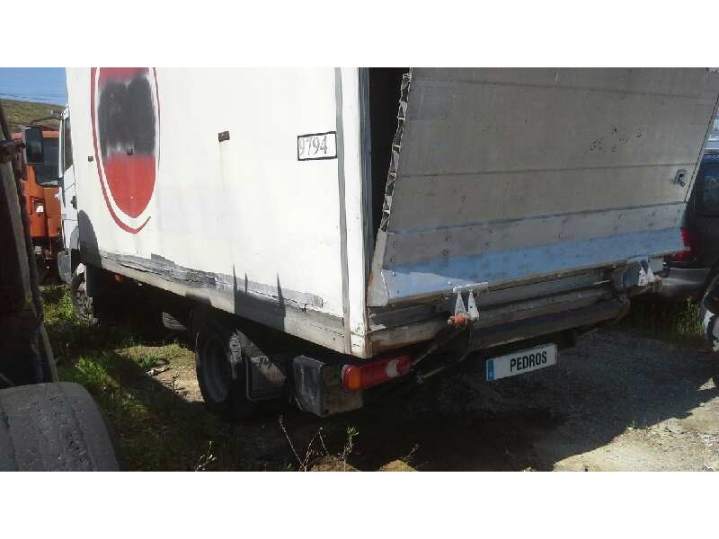 nissan atleon del año 2003