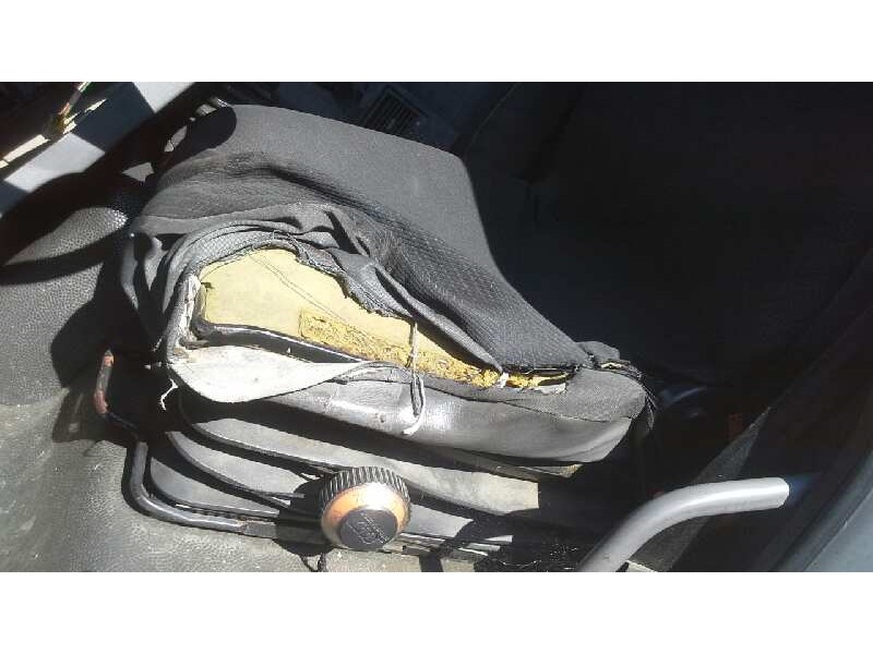 nissan atleon del año 2003